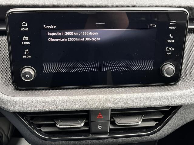 Skoda SCALA 1.0 TSI Selection / Automaat / Fabrieksgarantie tot 06-2027 / Automaat / Adaptieve CC / Camera / Navigatie via Apple Carplay Android / Climate Control / 16" LM wielen /