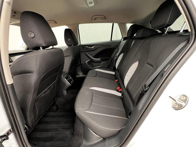 Skoda SCALA 1.0 TSI Selection / Automaat / Fabrieksgarantie tot 06-2027 / Automaat / Adaptieve CC / Camera / Navigatie via Apple Carplay Android / Climate Control / 16" LM wielen /