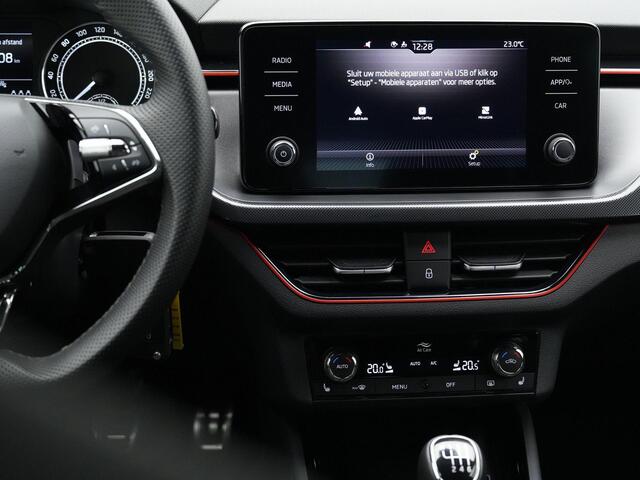 Skoda SCALA 1.0 TSI 110 pk Sport Business | Stoelverwarming | LED | Carplay | Parkeersensoren voor/achter | Lane Assist