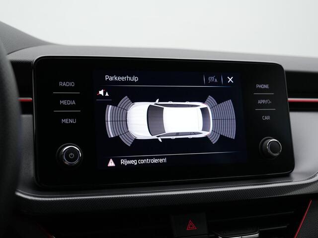 Skoda SCALA 1.0 TSI 110 pk Sport Business | Stoelverwarming | LED | Carplay | Parkeersensoren voor/achter | Lane Assist