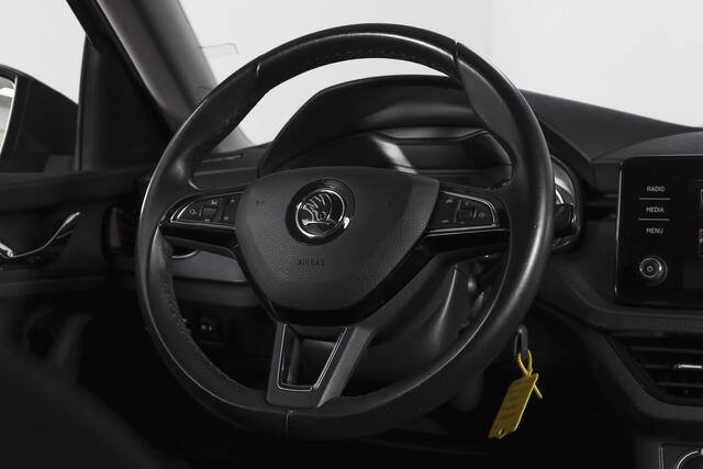 Skoda SCALA 1.0 TSI 116 PK Ambition Org. NL | Cruise | PDC | App. Connect | Airco | Elek. Trekhaak | LM 16" |
