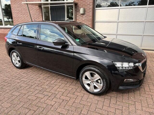 Skoda SCALA 1.0 TSI 81 kw Ambition LM velgen , Carplay