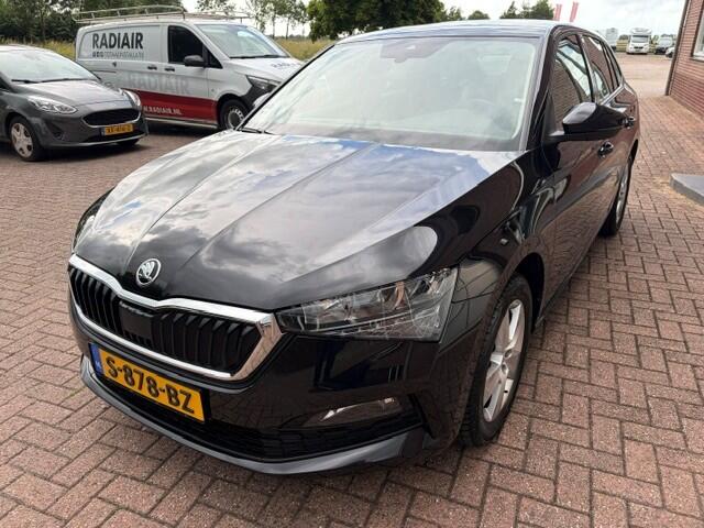 Skoda SCALA 1.0 TSI 81 kw Ambition LM velgen , Carplay