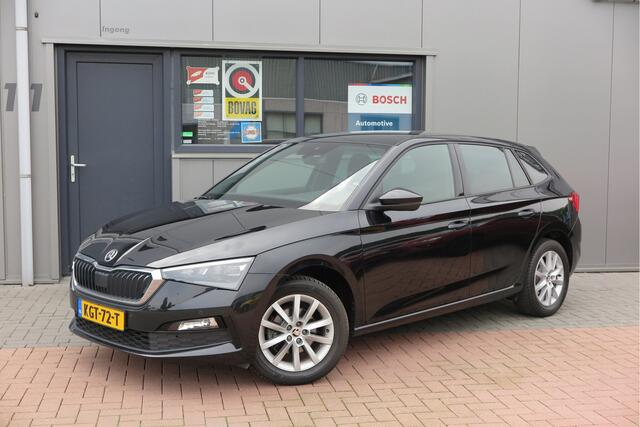 Skoda SCALA 1.0 TSI 110pk H6 Sport Business. Panoramadak , Led, Stoelverwarming, Achteruitrijcamera , PDC , Carplay , (navigatie via carplay) DAB+