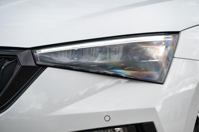 Skoda SCALA 1.0 TSI DSG Monte Carlo | Pano | Camera | Stoelverw. | Active Info | Moon Wh. Met.