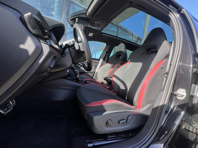Skoda SCALA 1.5 TSI Sport Business / Panoramadak / Virtual Cockpit / Navigatie / Trekhaak Wegklapbaar / 17'' LMV