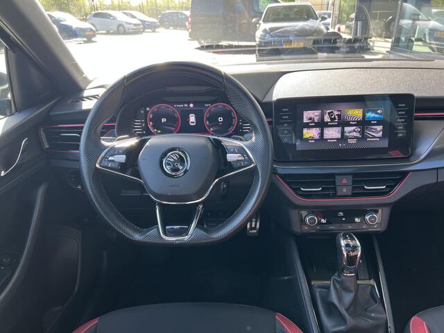 Skoda SCALA 1.5 TSI Sport Business / Panoramadak / Virtual Cockpit / Navigatie / Trekhaak Wegklapbaar / 17'' LMV