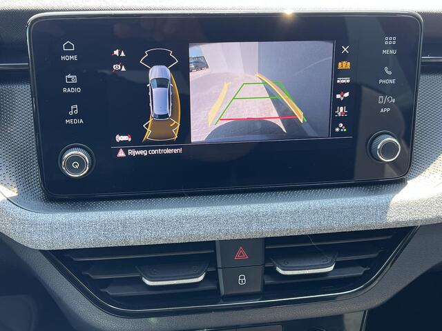 Skoda SCALA 1.0 TSI Selection / Automaat / Fabrieksgarantie tot 02-2027 / Automaat / Cruise Control / Camera / Navigatie via Apple Carplay Android / Climate Control / 16" LM wielen /
