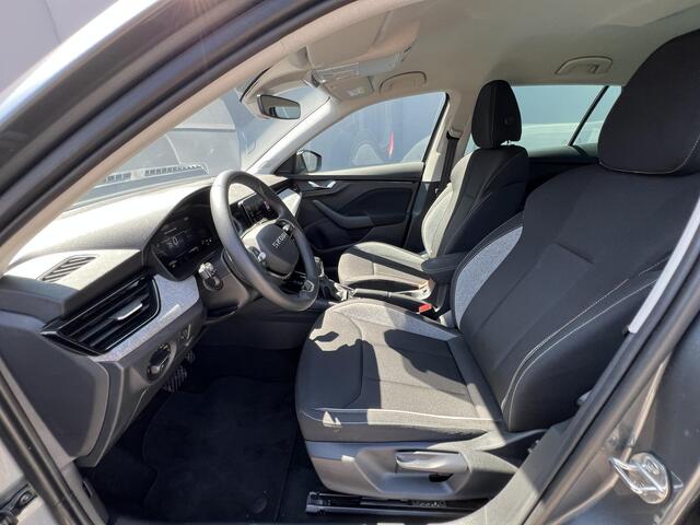 Skoda SCALA 1.0 TSI Selection / Automaat / Fabrieksgarantie tot 02-2027 / Automaat / Cruise Control / Camera / Navigatie via Apple Carplay Android / Climate Control / 16" LM wielen /