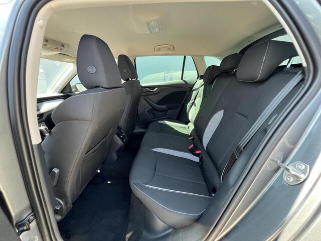 Skoda SCALA 1.0 TSI Selection / Automaat / Fabrieksgarantie tot 02-2027 / Automaat / Cruise Control / Camera / Navigatie via Apple Carplay Android / Climate Control / 16" LM wielen /