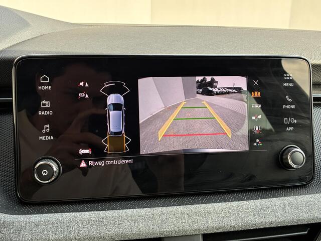 Skoda SCALA 1.0 TSI DSG Automaat Selection / Apple Carplay & Android Auto / Climate Control / Cruise Control / Achteruitrijcamera /