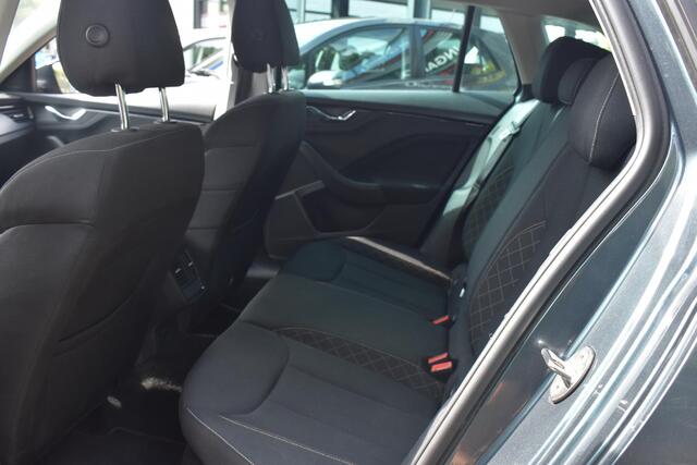 Skoda SCALA 1.0 TSI Ambition Carplay Navigatie | Cruise | Airco | 12 mnd BOVAG garantie | Whatsapp 06-53188999