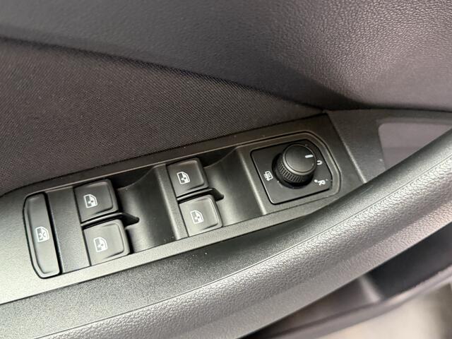 Skoda SCALA 1.0 TSI Monte Carlo / AUTOMAAT/ PANO/ CAMERA/ PARK. SENSOREN/ LED/ CRUISE/ STOELVERWARM./ RIJ MODI/ SMARTLINK/ CLIMA/ DAB