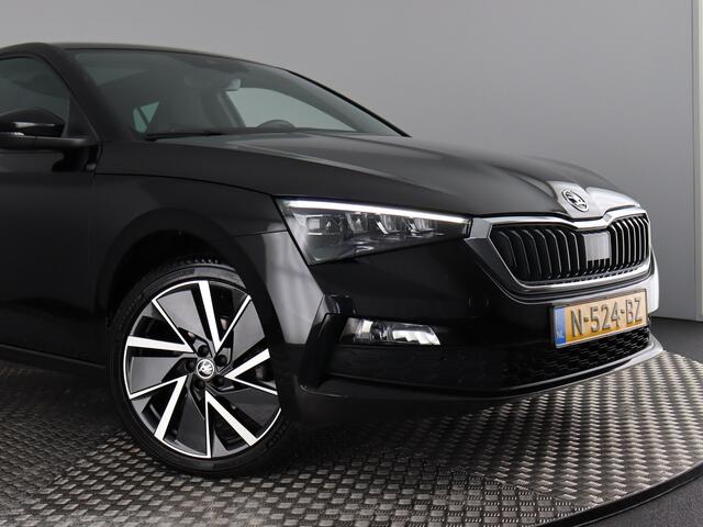 Skoda SCALA 1.5 TSI Sport Business (NL-Auto / Pano / ACC / Carplay / Navi / Led)