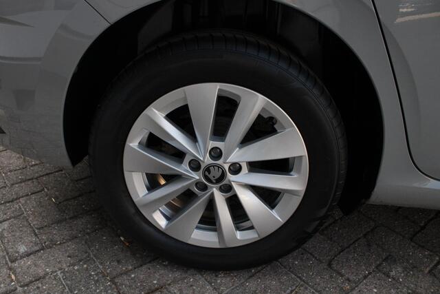 Skoda SCALA 1.0 TSI Trekhaak, Stoelverwarming, Carplay, Keyless, Camera, ACC, ECC, Navi, LED, Parkeersens. V en A, 16" LMV