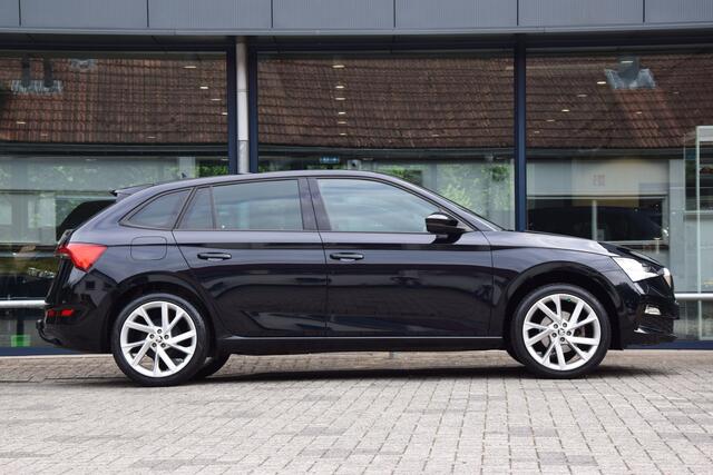 Skoda SCALA 1.0 TSI Sport Business DSG Automaat | Org. NL | BOVAG Garantie | Trekhaak | Achteruitrijcamera | Apple Carplay/Android Auto | Full LED | 18'' Velgen | Stoelverwarming |