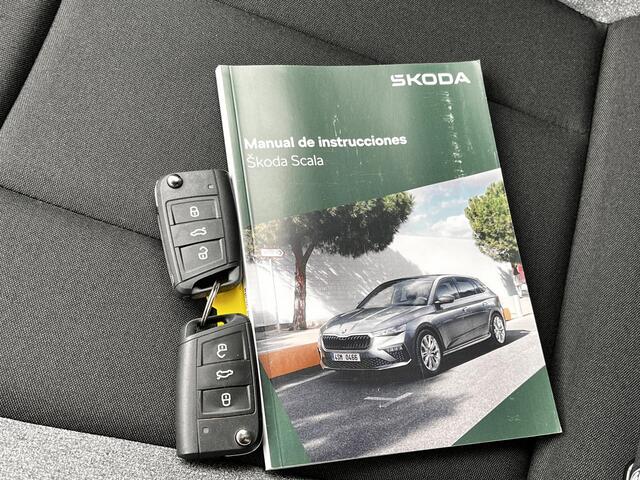 Skoda SCALA 1.0 TSI Selection / Automaat / Trekhaak / Fabrieksgarantie tot 05-2027 / Automaat / Camera / Navigatie via Apple Carplay Android / Climate Control / 16" LM wielen /
