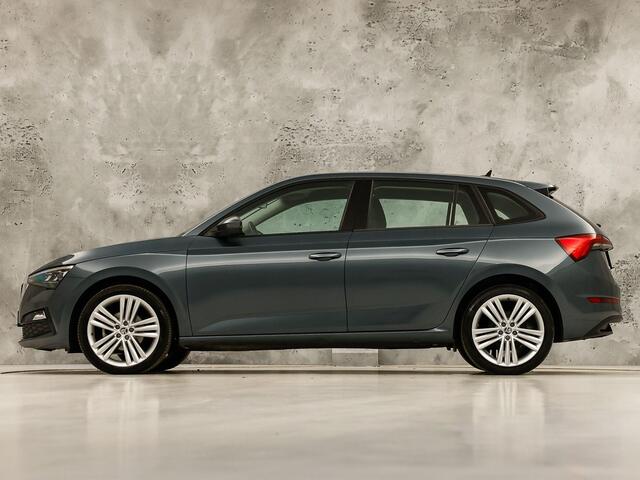 Skoda SCALA 1.0 TSI Sport Automaat (VIRTUAL COCKPIT, APPLE CARPLAY, GROOT NAVI, CLIMATE, STOELVERWARMING, SPORTSTOELEN, PARKEERSENSOREN, LED KOPLAMPEN, NIEUWSTAAT)