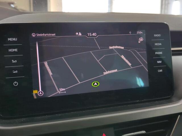 Skoda SCALA 1.0 TSI Business Edition / LEER/ PARK.SENSOREN V+A/ CAMERA/ CRUISE/ STOELVERWARMING/ ELEK.STOEL/ DIGITAL DASH/ NAVI/ CLIMA/ LED