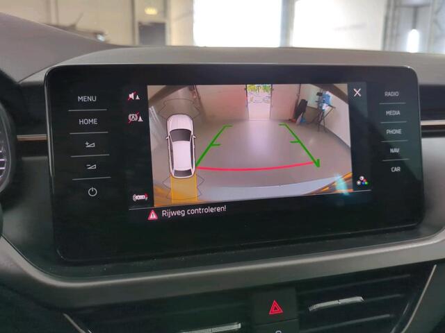 Skoda SCALA 1.0 TSI Business Edition / LEER/ PARK.SENSOREN V+A/ CAMERA/ CRUISE/ STOELVERWARMING/ ELEK.STOEL/ DIGITAL DASH/ NAVI/ CLIMA/ LED