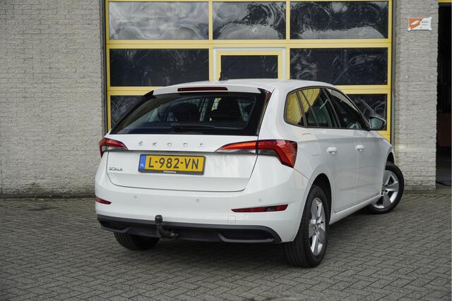 Skoda SCALA 1.0 TSI 5drs Ambition BJ2021 Lmv 16" | Led | Pdc | Trekhaak | App-Connect | Airco | Cruise control | Getint glas