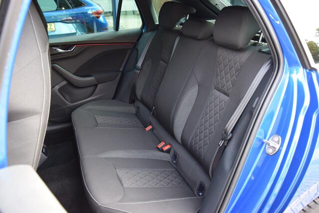 Skoda SCALA 1.0 TSI 111PK Sport Business | Org. NL | BOVAG Garantie | Virtual Dashboard | Apple Carplay/Android Auto | Parkeersensoren voor en achter | Navigatie | All Season Banden |