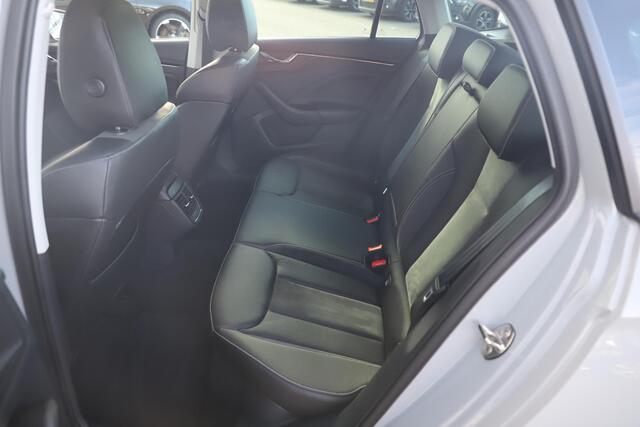 Skoda SCALA 1.0 TSI Business Edition Automaat 18 inch LMV Virtual Cockpit Half Leder Navigatie Achteruitrijcamera Carplay Android Parkeersensor