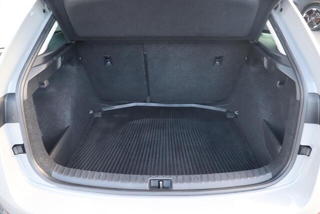 Skoda SCALA 1.0 TSI Business Edition Automaat 18 inch LMV Virtual Cockpit Half Leder Navigatie Achteruitrijcamera Carplay Android Parkeersensor