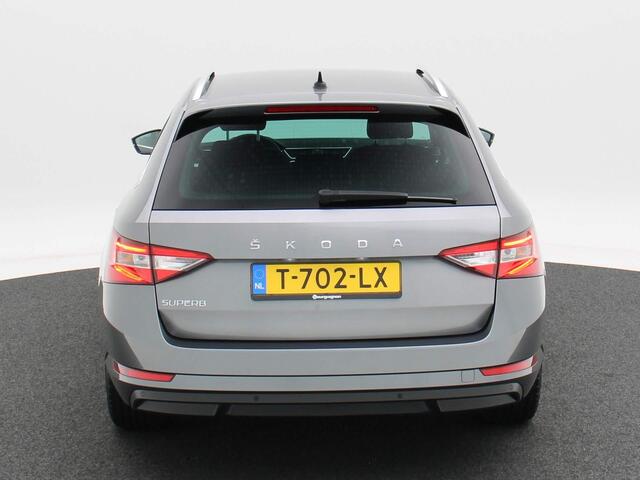 Skoda SUPERB Combi 1.5 TSi 150 Pk Automaat Business Edition | Cruise | Sensoren | Carplay | ECC | DAB | Navi | 16 Inch | 14.234 Km!!