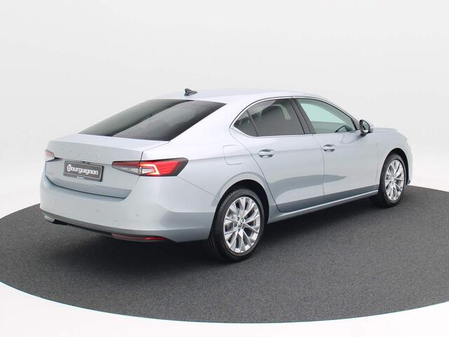 Skoda SUPERB 1.5 TSI 150pk | First Edition | Trekhaak | Adaptive cruise control | Achteruitrijcamera | Verwarmbare voorstoelen met massage
