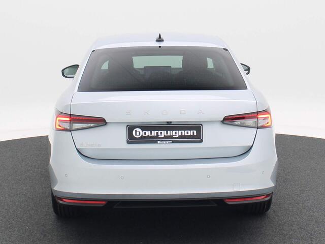 Skoda SUPERB 1.5 TSI 150pk | First Edition | Trekhaak | Adaptive cruise control | Achteruitrijcamera | Verwarmbare voorstoelen met massage
