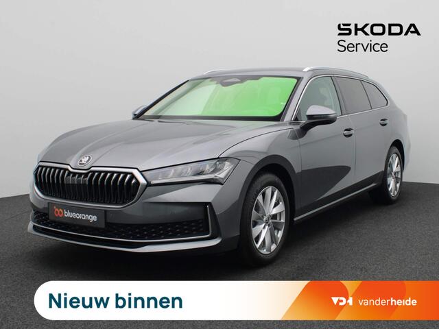 Skoda SUPERB Combi 1.5 TSI MHEV First Edition 150PK DSG Alarm, Keyless, Virtual Pedal, Adaptieve Cruise, Winterpakket +, Head-Up Display, Trekhaak, 17" LM Velgen