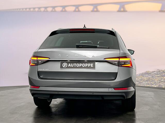 Skoda SUPERB Business Edition Plus 1.5 110 kW / 150 pk TSI Comb Panoramadak - Trekhaak - 18 inch LM