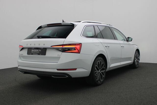 Skoda SUPERB Combi 1.4 TSI 218PK DSG iV Laurin & Klement | Pano | Leder | Geheugenstoelen | Matrix LED | CANTON Soundsystem | Adaptief onderstel | Stoel-/achterbankverwarming