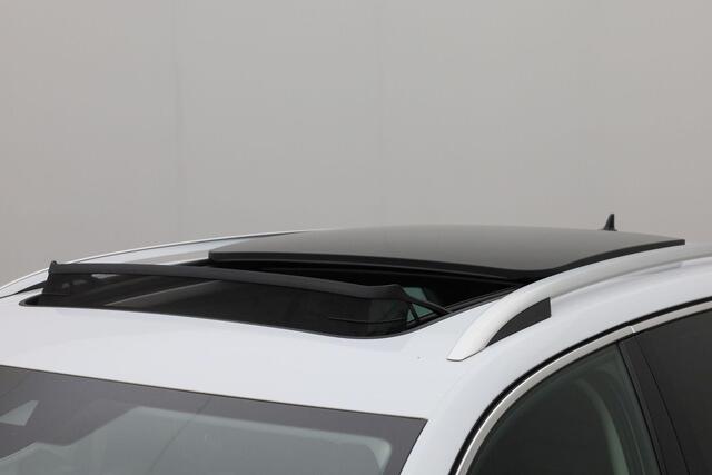 Skoda SUPERB Combi 1.4 TSI 218PK DSG iV Laurin & Klement | Pano | Leder | Geheugenstoelen | Matrix LED | CANTON Soundsystem | Adaptief onderstel | Stoel-/achterbankverwarming