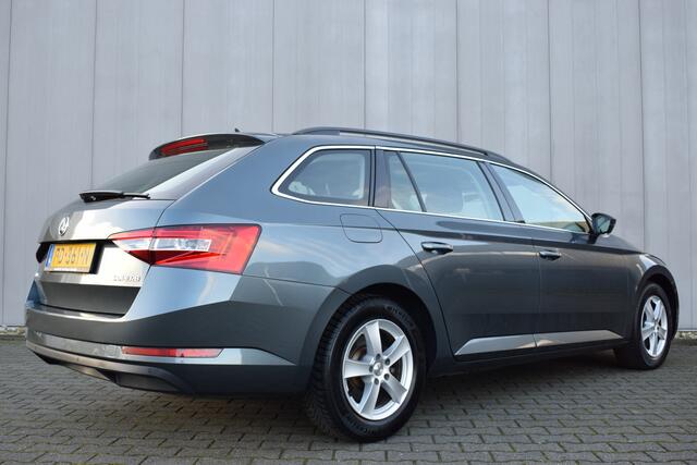 Skoda SUPERB Combi 1.4 TSi Ambition ECC | Full Map Navi | Telefonie | Carplay | Trekhaak | Sportstoelen | 16 Inch LMV