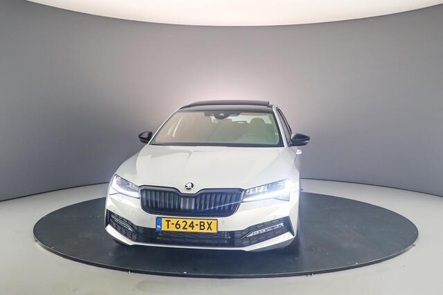 Skoda SUPERB Sportline Business 1.5 TSI 150pk DSG Automaat Panoramadak, Adaptive cruise control, Navigatie, LED matrix verlichting, Achteruitrijcamera, Stoelverwarming, Airco, Parkeersensoren, Elektrische achterklep