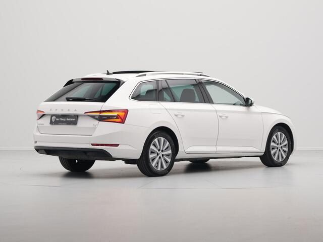 Skoda SUPERB Combi 1.4 TSI iV 218pk Style Panorama Trekhaak Acc Matrix Led