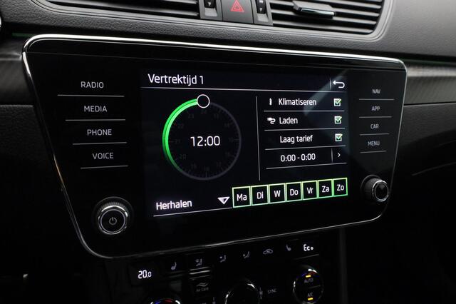 Skoda SUPERB Combi 1.4 TSI 218 pk DSG iV Sportline Business | Panoramadak | Matrix LED | Leder/alcantara | Geheugenstoel | Stuur-/stoelverwarming | Achteruitrijcamera