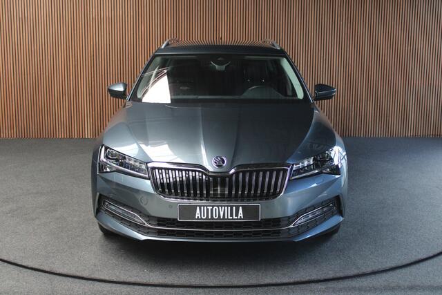 Skoda SUPERB Combi 1.4 TSI iV Laurin & Klement Navi Leer ACC Elektr. achterklep Stoelen elektr. met memory PDC 19" LM velgen BTW auto