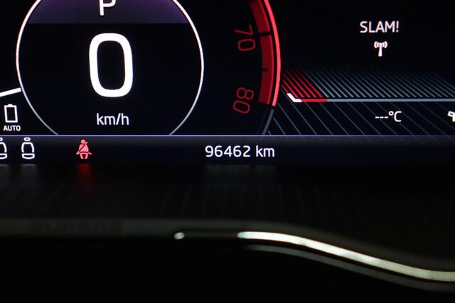 Skoda SUPERB Combi 1.4 TSI iV Business Edition | NAVI | CAMERA + PDC | ADAP CRUISE | STUUR/STOELVERW+GEHEUGEN+MASSAGE | TREKHAAK |