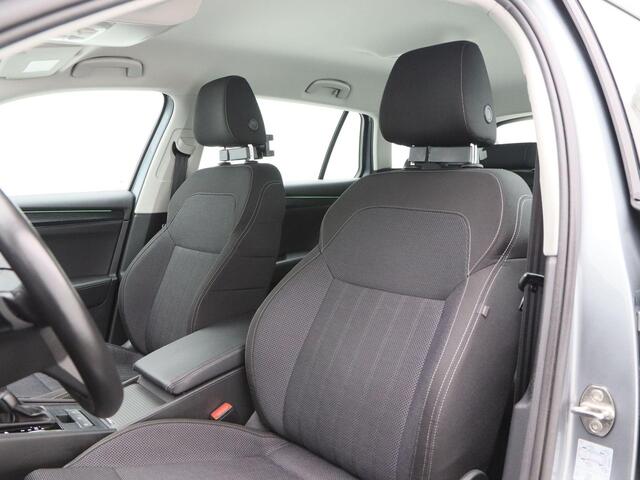 Skoda SUPERB Combi 1.5 TSi 150 Pk Automaat Business Edition | Navigatie | 17 Inch | Adaptive Cruise | Stoelverwarming | 109.476 Km!!