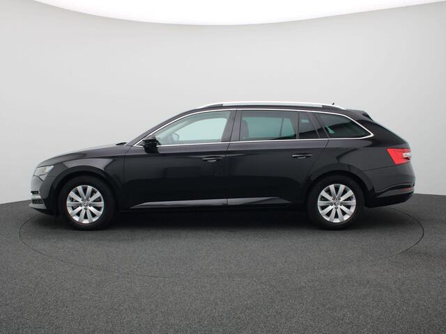 Skoda SUPERB Combi 1.4 TSI iV Business Edition Plus 218PK DSG full led, trekhaak, cruise control met travel assist, side assist, stuur-stoelverwarming, verwarmde voorruit, achteruitrijcamera, keyless, 17" lichtmetaal