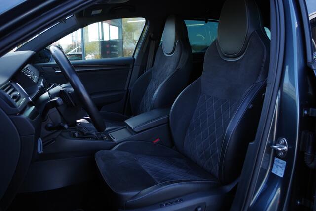 Skoda SUPERB Combi 1.4 TSI iV Sportline Business, Trekhaak, 19" LM, Adap. Cruise Control