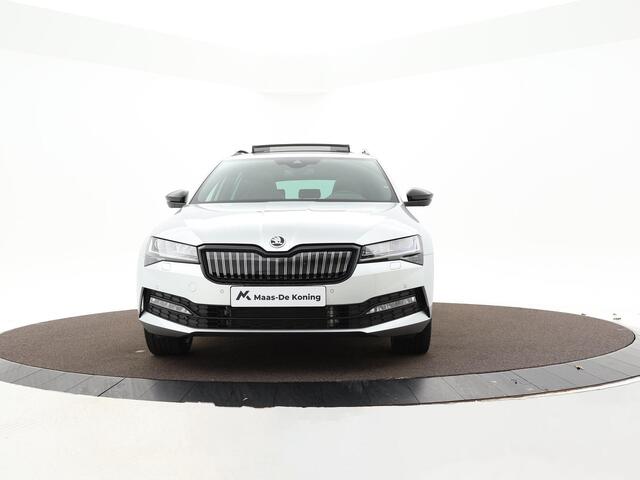Skoda SUPERB Combi 1.4 TSI PHEV 218pk DSG iV Sportline automaat | Panoramadak | 360 Camera | Keyless | Elek. Voorstoelen | 18'' Inch | Garantie t/m 18-07-2028 of 100.000km · TOPDEAL