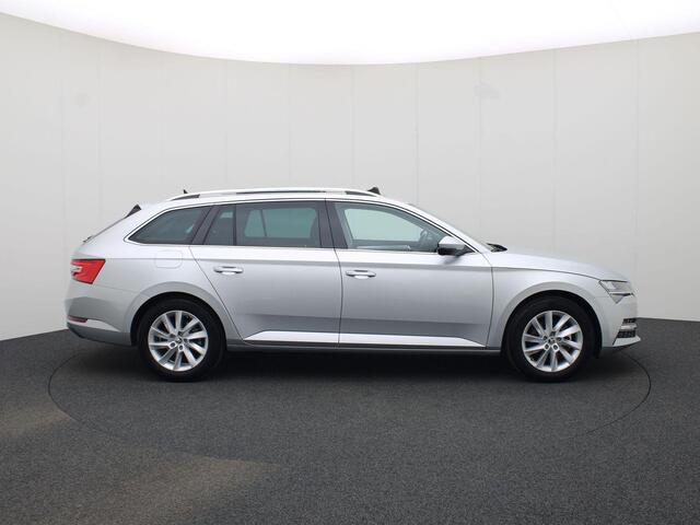 Skoda SUPERB Combi 1.4TSIiV 218PK Business Ed DSG · Navigatie · Camera+Parkeersensoren · Keyless · Electrische achterklep