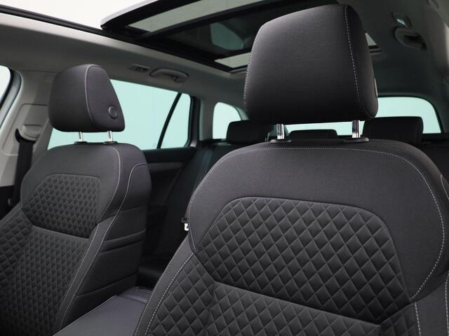 Skoda SUPERB Combi 1.4TSIiV 218PK Business Ed DSG · Navigatie · Camera+Parkeersensoren · Keyless · Electrische achterklep