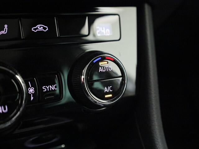Skoda SUPERB Combi 1.4TSIiV 218PK Business Ed DSG · Navigatie · Camera+Parkeersensoren · Keyless · Electrische achterklep