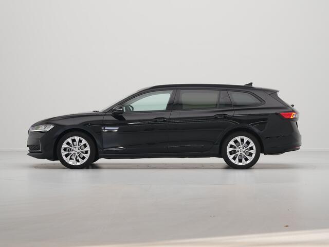 Skoda SUPERB Combi 1.5 TSI 150pk MHEV First Edition Trekhaak Navigatie Camera Stoelverwarming