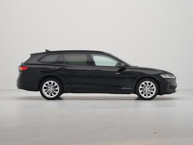 Skoda SUPERB Combi 1.5 TSI 150pk MHEV First Edition Trekhaak Navigatie Camera Stoelverwarming